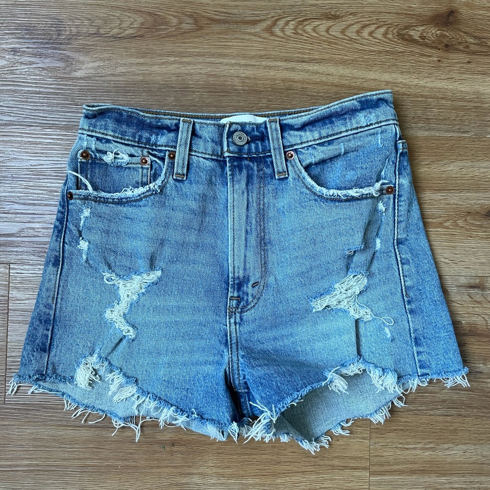 Abercrombie High Rise Mom Short